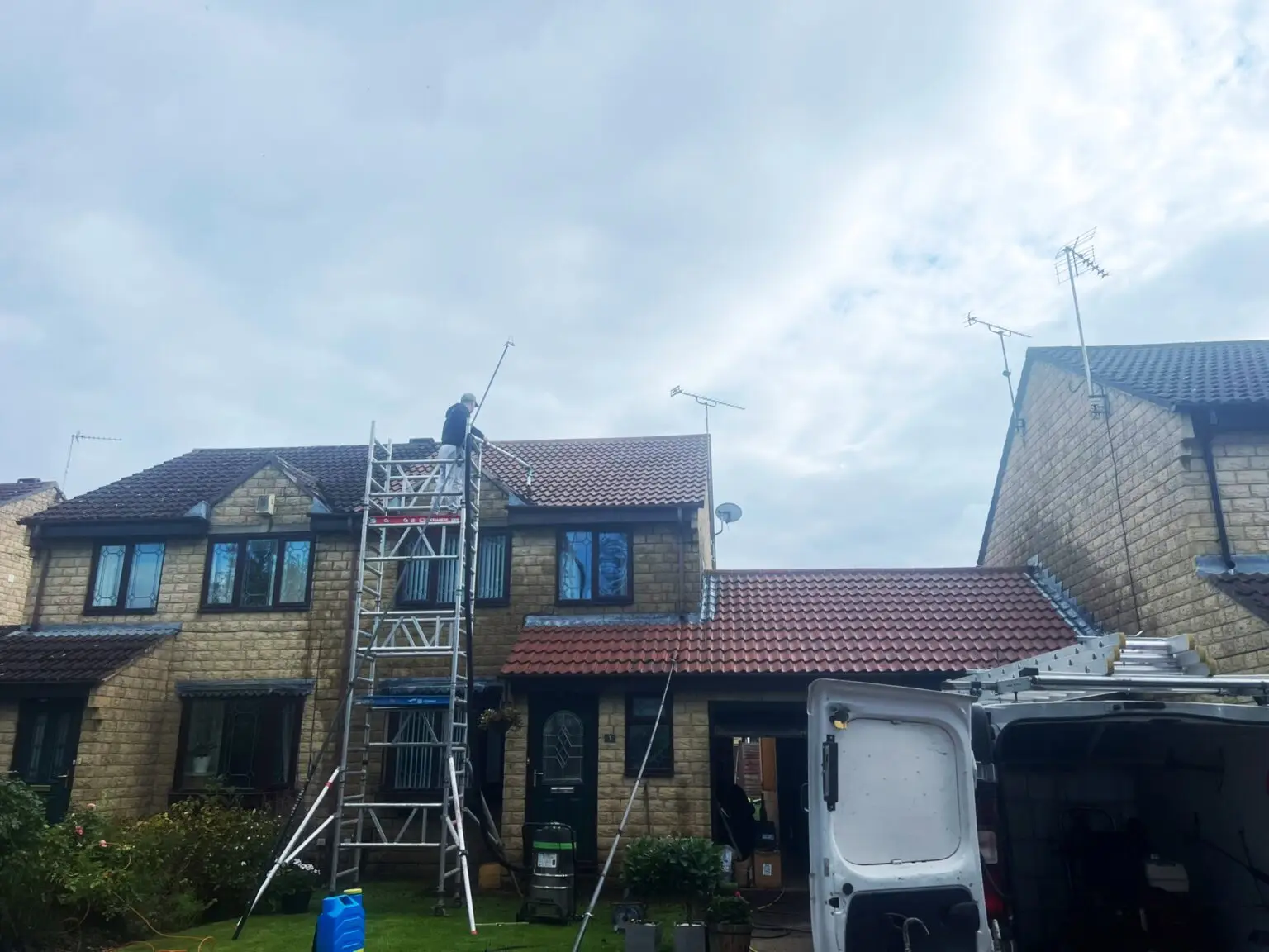 aplication of biocide after roof cleaning service